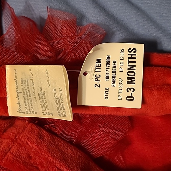 First Impressions red velour girls outfit with footie/headband NWT 0-3 months - Picture 4 of 9